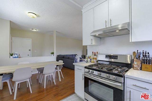 741 S Hobart Boulevard 13, Los Angeles, CA 90005