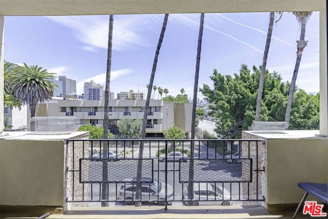 741 S Hobart Boulevard 13, Los Angeles, CA 90005