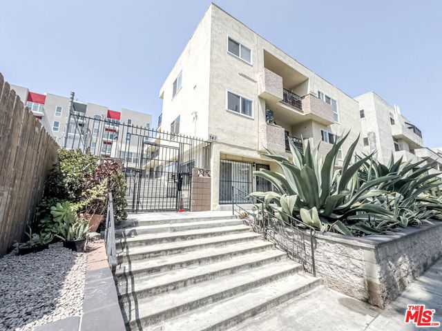 741 S Hobart Boulevard 13, Los Angeles, CA 90005