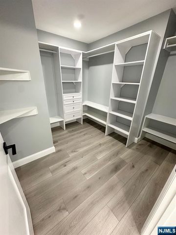 44 Southerland Drive, Mahwah, NJ 07430