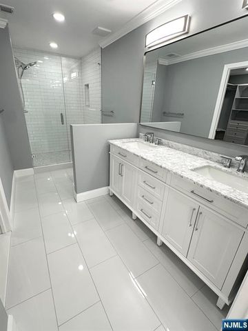 44 Southerland Drive, Mahwah, NJ 07430