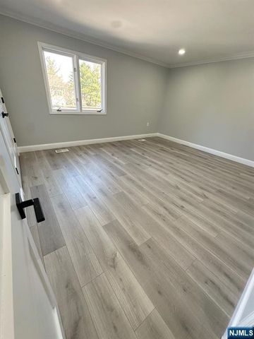 44 Southerland Drive, Mahwah, NJ 07430
