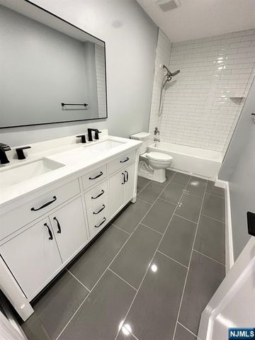 44 Southerland Drive, Mahwah, NJ 07430