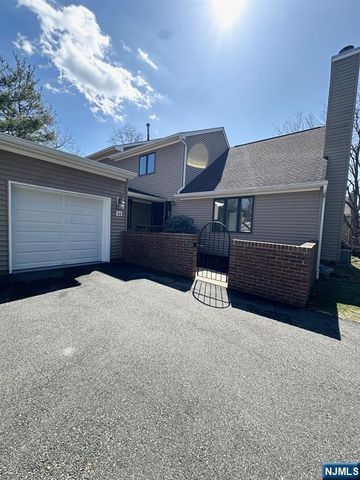 44 Southerland Drive, Mahwah, NJ 07430