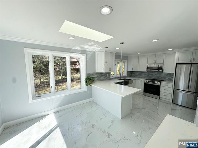 44 Southerland Drive, Mahwah, NJ 07430