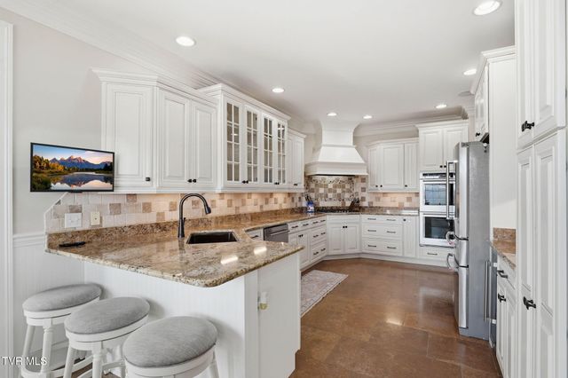 301 Sunset Ridge Court, Johnson City, TN 37601