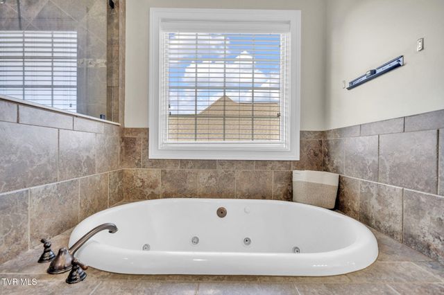 301 Sunset Ridge Court, Johnson City, TN 37601