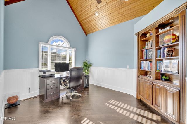 301 Sunset Ridge Court, Johnson City, TN 37601