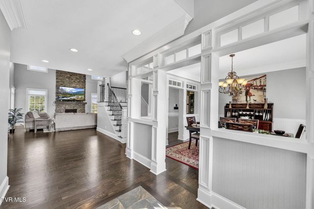 301 Sunset Ridge Court, Johnson City, TN 37601