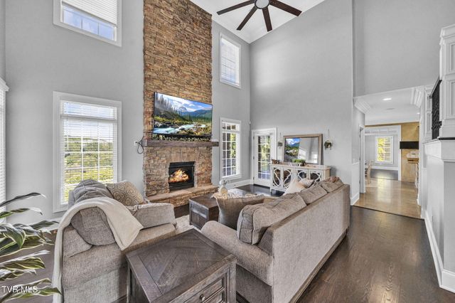 301 Sunset Ridge Court, Johnson City, TN 37601
