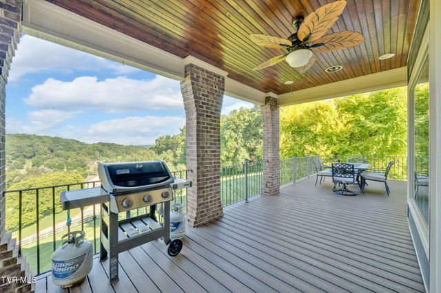 301 Sunset Ridge Court, Johnson City, TN 37601