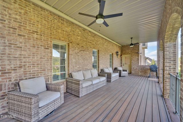 301 Sunset Ridge Court, Johnson City, TN 37601