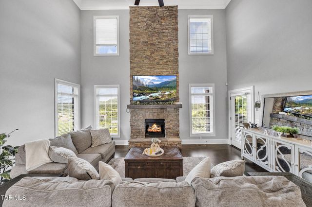 301 Sunset Ridge Court, Johnson City, TN 37601
