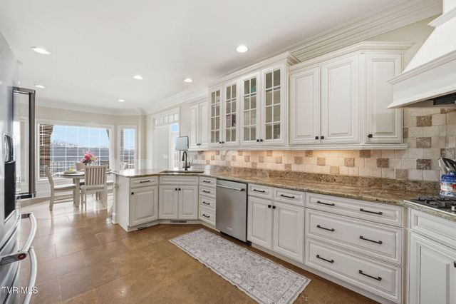301 Sunset Ridge Court, Johnson City, TN 37601