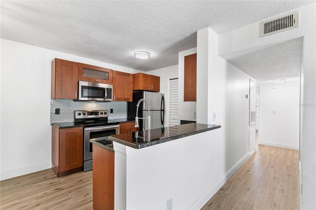 2060 CASCADES BOULEVARD 202, Kissimmee, FL 34741