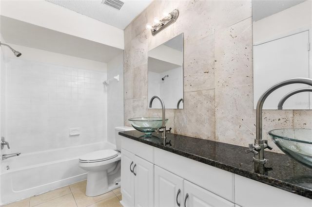 2060 CASCADES BOULEVARD 202, Kissimmee, FL 34741