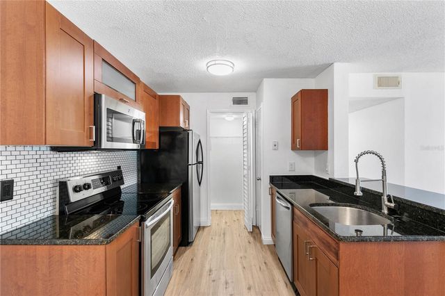 2060 CASCADES BOULEVARD 202, Kissimmee, FL 34741