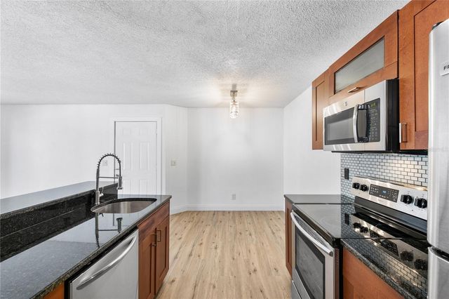 2060 CASCADES BOULEVARD 202, Kissimmee, FL 34741