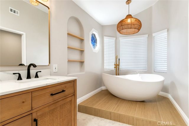 6282 Shaker Drive, Riverside, CA 92506