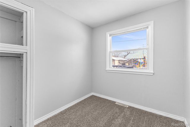 16032 Knobhill Drive, Linden, MI 48451