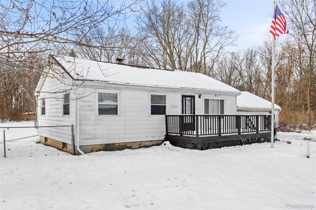 16032 Knobhill Drive, Linden, MI 48451