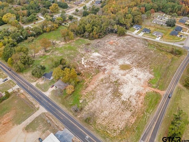 802 & 804 E Hubbard St, Lindale, TX 75771