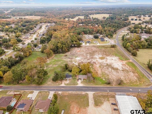 802 & 804 E Hubbard St, Lindale, TX 75771