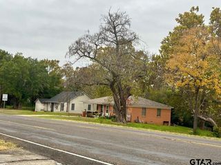 802 & 804 E Hubbard St, Lindale, TX 75771