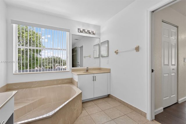 16398 SW 27th St, Miramar, FL 33027