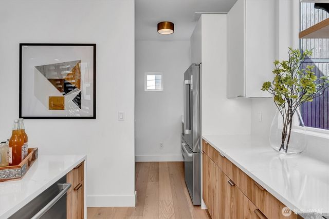 427 102nd Avenue SE, Bellevue, WA 98004