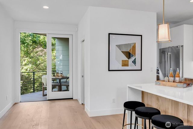 427 102nd Avenue SE, Bellevue, WA 98004