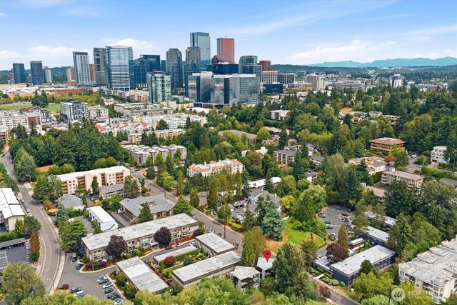 427 102nd Avenue SE, Bellevue, WA 98004