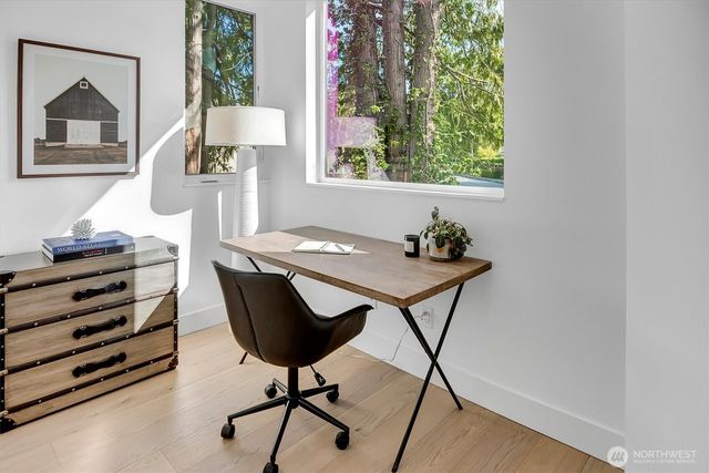 427 102nd Avenue SE, Bellevue, WA 98004