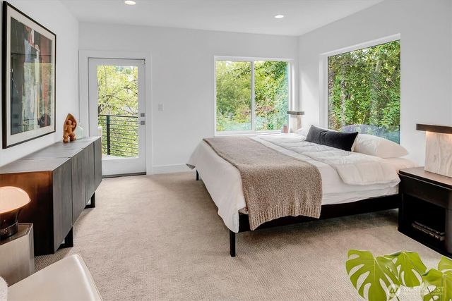 427 102nd Avenue SE, Bellevue, WA 98004