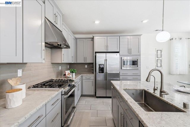 4052 Knightstown St, Dublin, CA 94568