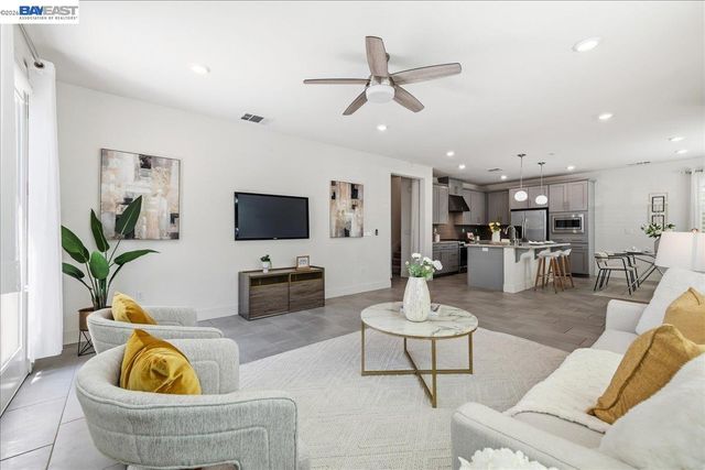 4052 Knightstown St, Dublin, CA 94568