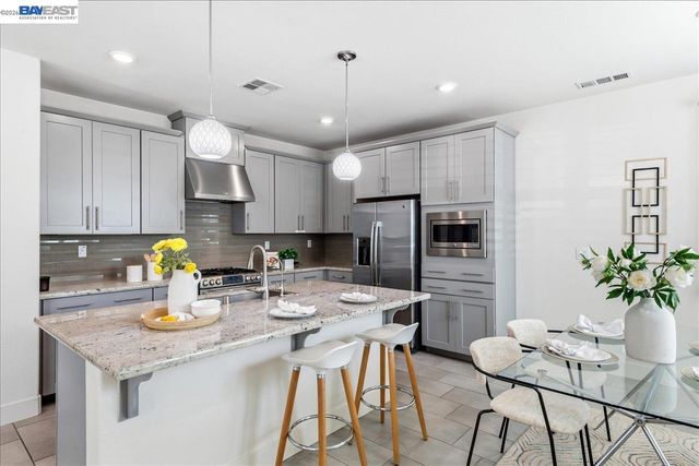 4052 Knightstown St, Dublin, CA 94568