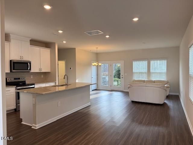 212 Brook Farm Lane, Fuquay Varina, NC 27526