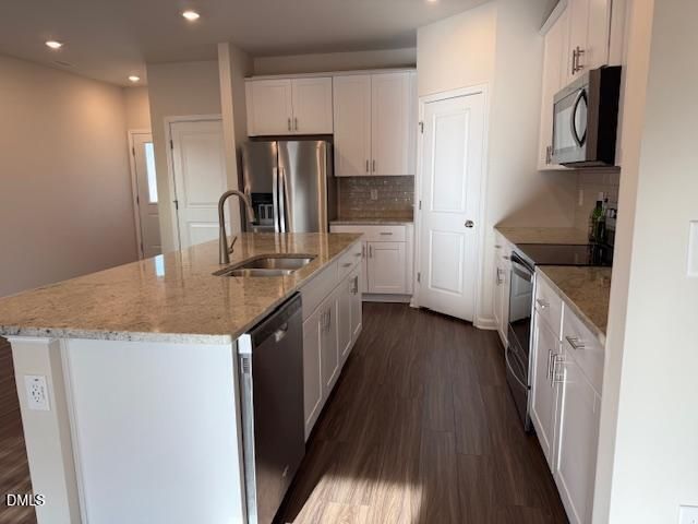 212 Brook Farm Lane, Fuquay Varina, NC 27526