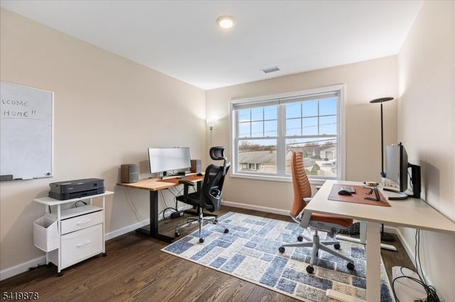 100 Valerie Dr, Manville Boro, NJ 08835