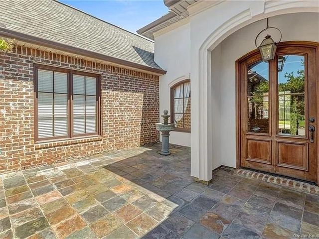 929 Carondelet St Street, Lake Charles, LA 70605