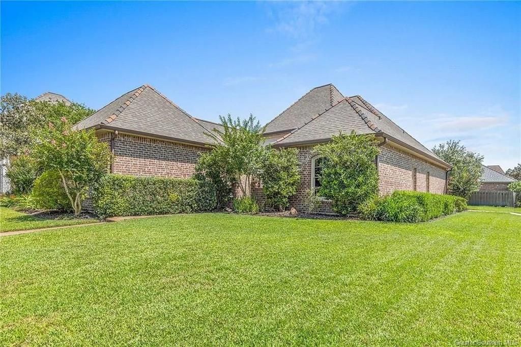 929 Carondelet St Street, Lake Charles, LA 70605