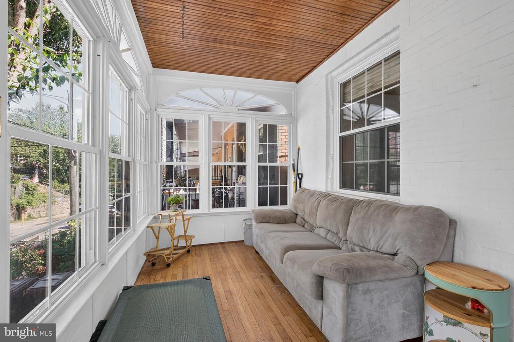 592 MARTIN ST, PHILADELPHIA, PA 19128 — exterior