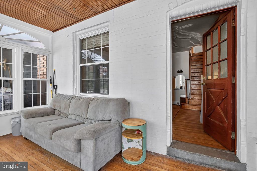 592 MARTIN ST, PHILADELPHIA, PA 19128 — photo 2