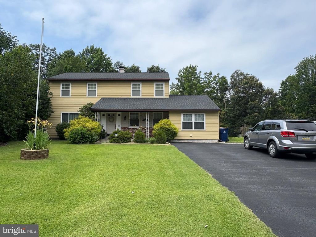 28 MATTHEW DR, Reading, PA 19608