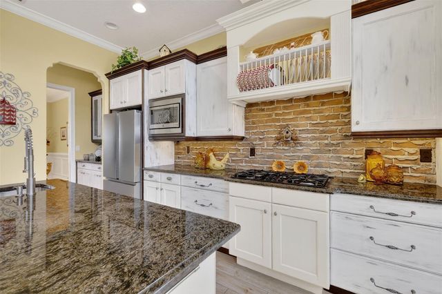 404 LONG AND WINDING ROAD, Howey In The Hills, FL 34737