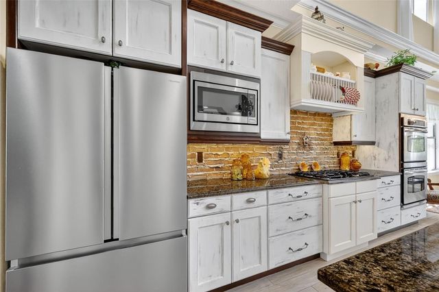404 LONG AND WINDING ROAD, Howey In The Hills, FL 34737