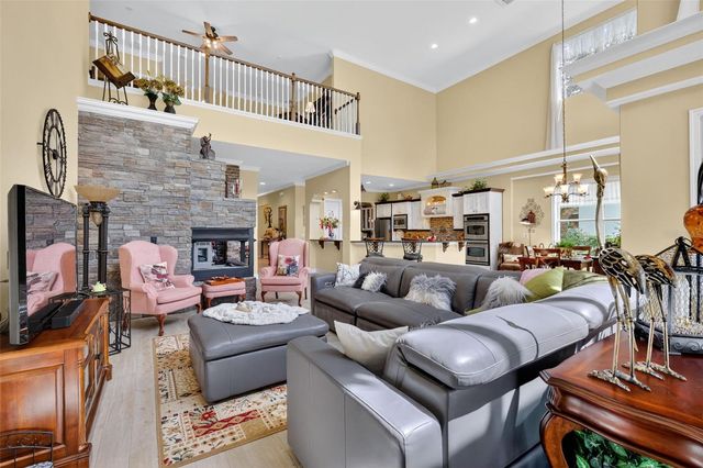 404 LONG AND WINDING ROAD, Howey In The Hills, FL 34737