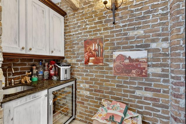 404 LONG AND WINDING ROAD, Howey In The Hills, FL 34737