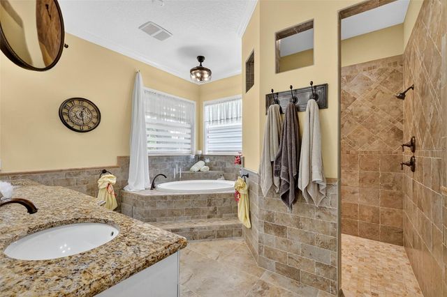 404 LONG AND WINDING ROAD, Howey In The Hills, FL 34737